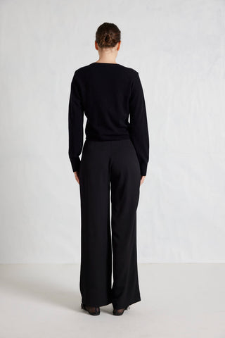 Sydney Cardi in Black