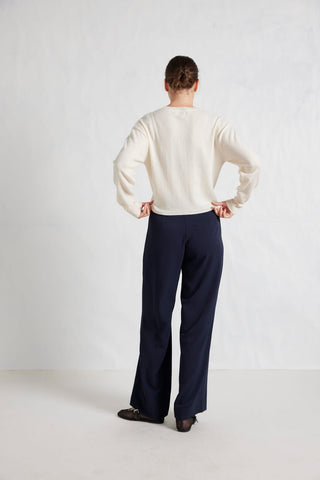 Sydney Cardi in White Alyssum