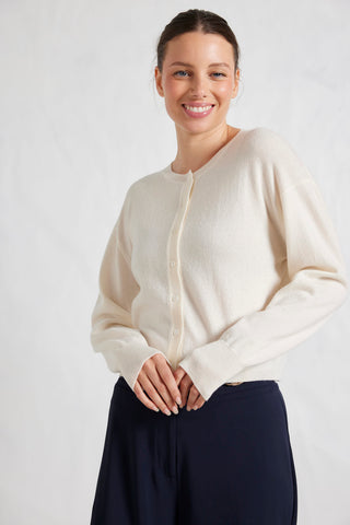 Sydney Cardi in White Alyssum
