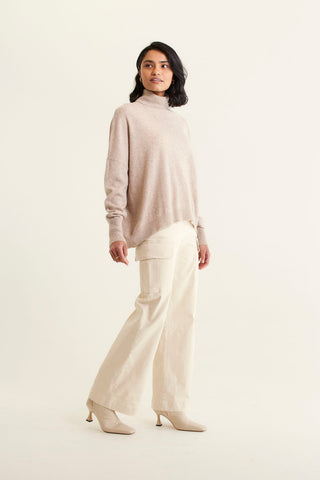 A Polo Bay Cashmere Sweater In Lightweight Beige