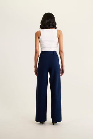 Hamilton Crepe Knit Pant In Navy