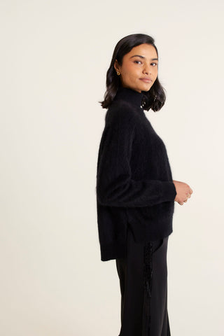 Rose Brushed Cashmere Polo In  Black