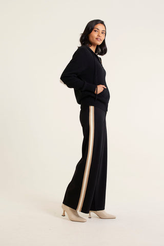 Amber Cashmere Hoodie In Black