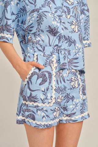 Banda Linen Wave Short in Cornflower Paradise Print