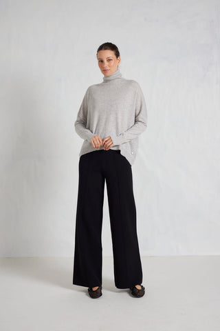 Alessandra Knitwear A Polo Bay Cashmere Sweater in Fly Ash