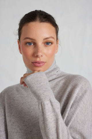 A Polo Bay Cashmere Sweater in Fly Ash