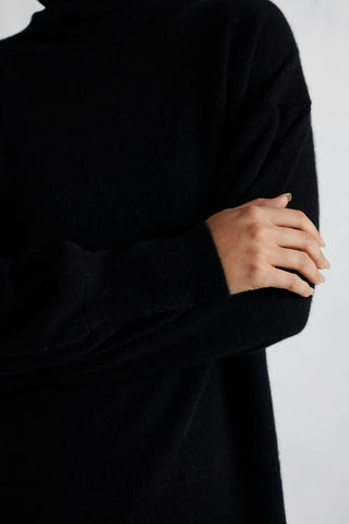 Opera Cashmere Polo Sweater in Black
