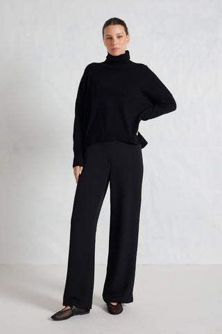 Alessandra Knitwear A Polo Bay Cashmere Sweater in Black