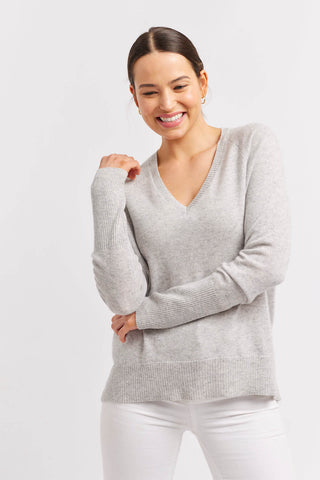 Alessandra Sweater Fifi V Cashmere Sweater in Fly Ash