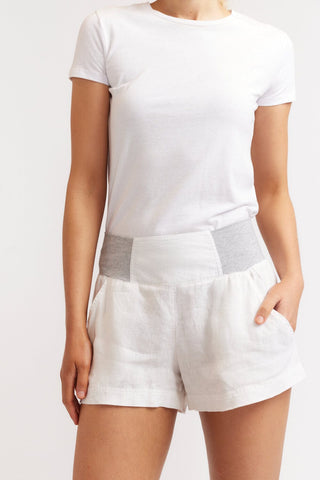 Alessandra Shorts Shortie Linen Shorts in White